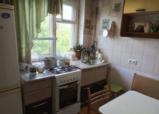 Продам трехкомнатную квартиру, 59.1 м2, посёлок городского типа Новоозёрное, улица Адмирала Кантура, 2