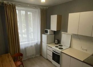 Сдается в аренду 1-ком. квартира, 35 м2, Республика Алтай, улица Петра Сухова, 14/2