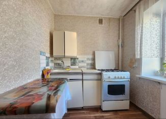 Продается 2-комнатная квартира, 44 м2, Азнакаево, улица Хасанова, 10