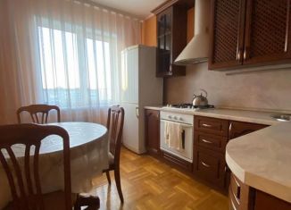 Сдам в аренду 2-комнатную квартиру, 62 м2, Курск, улица Косухина, 1