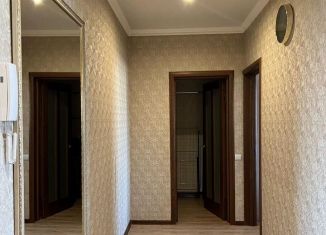 Сдаю двухкомнатную квартиру, 64 м2, Абакан, проспект Дружбы Народов, 49А