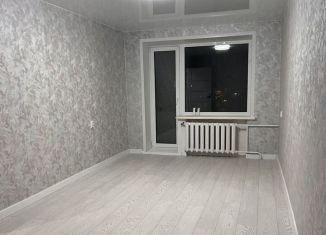 Продам 2-комнатную квартиру, 45 м2, Боровичи, улица Мира, 153