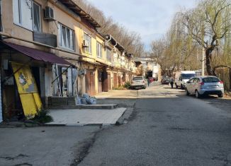 Продаю гараж, 30 м2, посёлок городского типа Дагомыс, улица Гайдара, 7А