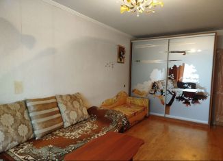 Сдается в аренду двухкомнатная квартира, 46 м2, Тольятти, проспект Степана Разина, 42