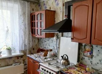 Двухкомнатная квартира на продажу, 50.5 м2, посёлок городского типа Белые Берега, улица Строителей, 7