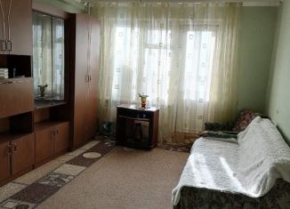 Продаю трехкомнатную квартиру, 61 м2, поселок городского типа Борисовка, Советская улица