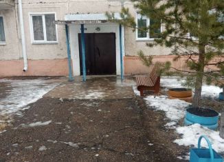 Продам 3-ком. квартиру, 47 м2, Бородино, улица Ленина, 49