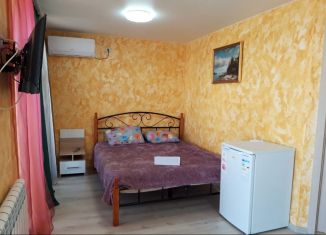 Сдаю 2-комнатную квартиру, 45 м2, поселок городского типа Заозерное, Севастопольская улица