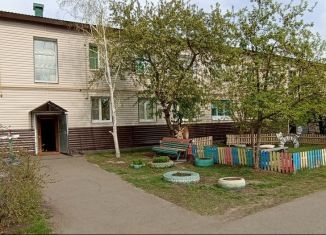 Трехкомнатная квартира на продажу, 59 м2, рабочий посёлок Шербакуль, Советская улица, 83