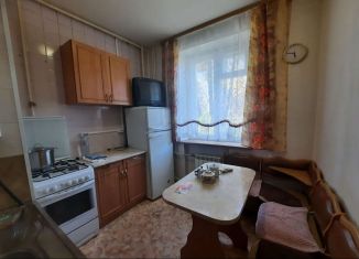 Аренда двухкомнатной квартиры, 60 м2, Никольское, Советский проспект, 156