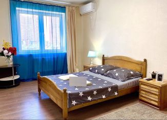 Сдача в аренду 1-ком. квартиры, 40 м2, Краснодар, микрорайон Губернский, улица им. Героя Яцкова И.В., 17к1