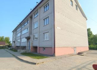 Продам 2-ком. квартиру, 57 м2, село Талашкино, улица Ленина, 18А