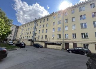 Продам трехкомнатную квартиру, 107 м2, Санкт-Петербург, улица Крупской, 21, улица Крупской