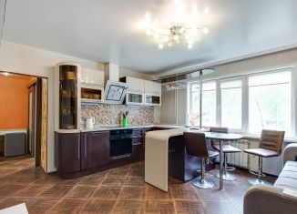 Продается 4-комнатная квартира, 62.7 м2, Хабаровский край, Пионерская улица, 42