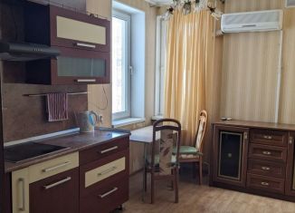 Сдаю 2-комнатную квартиру, 60 м2, Краснодарский край, проспект Дзержинского