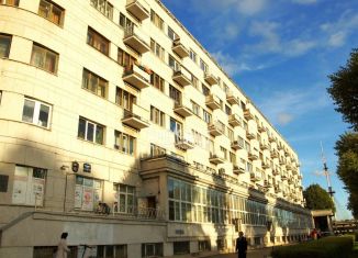 Продам двухкомнатную квартиру, 63 м2, Санкт-Петербург, Троицкая площадь Петроградской стороны, 1