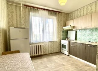 Сдается в аренду 1-комнатная квартира, 38 м2, Валдай, проспект Васильева, 34