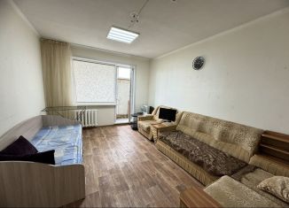 Двухкомнатная квартира в аренду, 48 м2, Нижнекамск, проспект Вахитова, 16