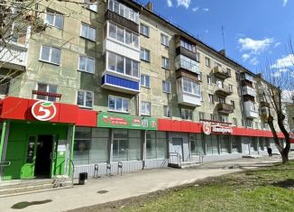 Продается торговая площадь, 600 м2, Свердловская область, проспект Дзержинского, 47