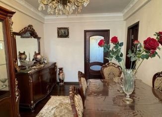 Продам 3-комнатную квартиру, 65 м2, Дагестан, улица Стояна Джорова, 3