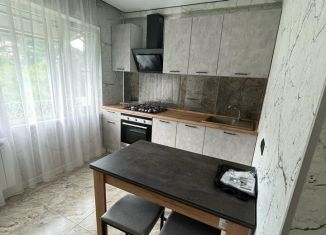 Аренда 2-ком. квартиры, 60 м2, Краснодарский край, улица Мира, 18