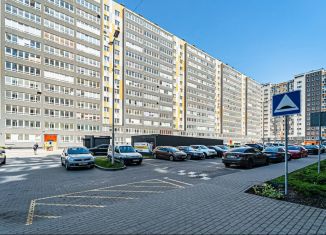 Продается 2-комнатная квартира, 64.1 м2, Калининградская область, улица Старшины Дадаева, 71