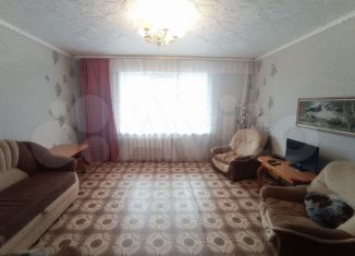 Продается 3-ком. квартира, 65 м2, Шарыпово, 6-й микрорайон, 20