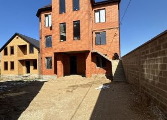 Продажа 3-ком. квартиры, 100 м2, посёлок городского типа Семендер, Западная улица, 94