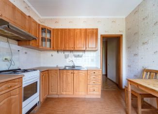 Продам 3-комнатную квартиру, 72.8 м2, деревня Кузьмолово, Заозёрная улица, 1