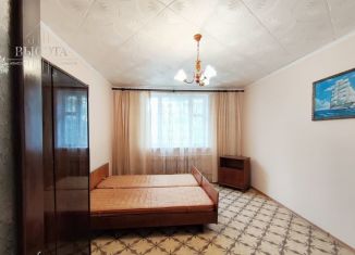 Продается 2-комнатная квартира, 50.8 м2, Крым, улица Комарова, 10