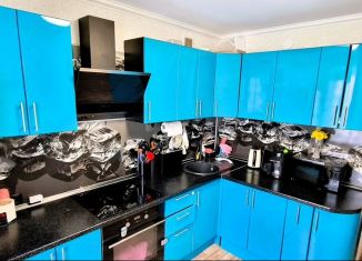 1-комнатная квартира на продажу, 37 м2, поселок городского типа Стройкерамика, улица Петра Монастырского