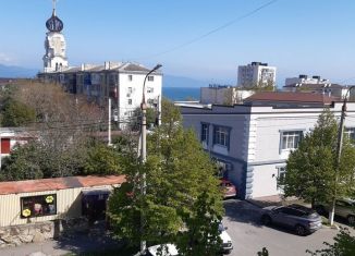 Продаю 2-комнатную квартиру, 45 м2, Новороссийск, Суворовская улица, 13