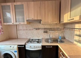 Сдаю однокомнатную квартиру, 30 м2, Калининград, Бассейная улица, 49