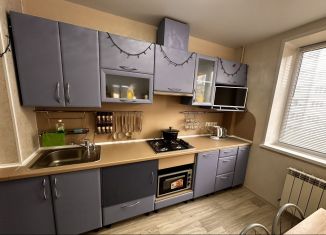 3-комнатная квартира на продажу, 68.1 м2, Тихвин, 2-й микрорайон, 42