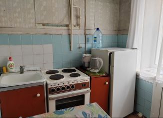 Трехкомнатная квартира на продажу, 62.2 м2, Барнаул, улица 80-й Гвардейской Дивизии, 14