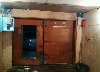 Сдаю в аренду гараж, 18 м2, Нижний Новгород, Варварская улица, метро Кировская