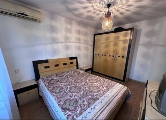 Сдаю 3-комнатную квартиру, 70 м2, Грозный, улица Субры Кишиевой, 55, 2-й микрорайон