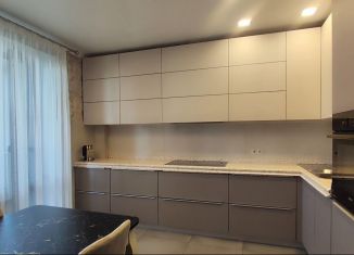 Сдается трехкомнатная квартира, 90 м2, Краснодар, улица Мира, 18, микрорайон Центральный