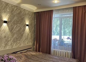 Продажа трехкомнатной квартиры, 55 м2, Брянск, площадь Партизан, 4