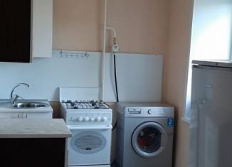 Продаю двухкомнатную квартиру, 42.9 м2, Яровое, улица Ленина, 1