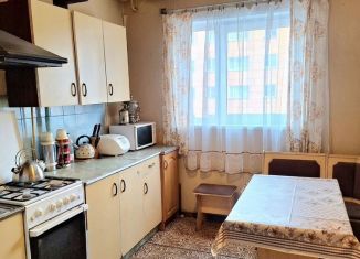 Продаю трехкомнатную квартиру, 56.4 м2, Мурманск, Привокзальная улица, 16, Ленинский округ