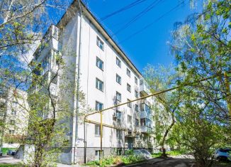 Продам 3-комнатную квартиру, 58 м2, Екатеринбург, улица Бажова, 99, Октябрьский район