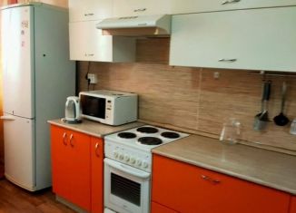 Сдаю 2-комнатную квартиру, 64 м2, Чехов, Земская улица, 5