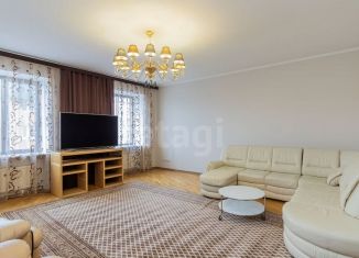 Сдача в аренду трехкомнатной квартиры, 130 м2, Тюмень, улица Володарского, 17, Центральный округ