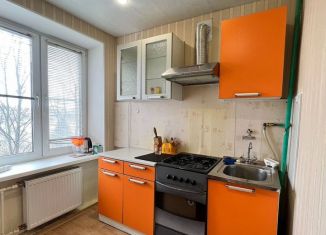 Сдаю в аренду 1-ком. квартиру, 34 м2, Колпино, Адмиралтейская улица, 7