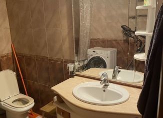 Сдам в аренду 2-ком. квартиру, 52 м2, Курчатов, улица Строителей, 3