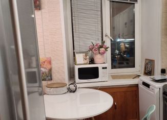 Продаю 2-комнатную квартиру, 40.4 м2, Тобольск, микрорайон Менделеево, 3