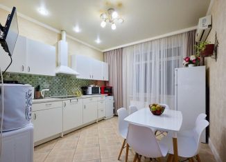 Продажа 2-ком. квартиры, 64 м2, Краснодар, улица Шоссе Нефтяников, 22к1, Западный округ