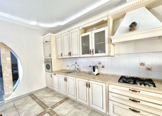 Продам дом, 250 м2, село Акбердино, улица Аквалангистов, 27