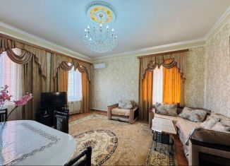 Продажа 4-ком. квартиры, 119 м2, Дербент, улица имени Надыра Эмиргамзаева, 42